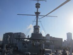 三笠の中を探検中。デッキに上がってみました。いい天気！