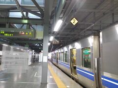 7:49発北陸本線金沢行に乗車。通勤時間ですが空いてます。