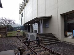 特急バスを「輪島駅前」で下車。ここ道の駅とバス停「輪島駅前」は同じ場所。
コインロッカーにの荷物を預け路線バスを利用して「白米千枚田」に向かいます。
ここから輪島周辺の路線バスが出ています。