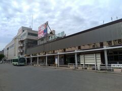 約３５分で青森駅に到着。青森駅って、ちょっと昔っぽい感じ？