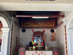 ここの目玉は中華寺院。