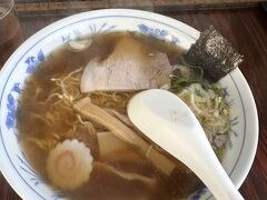 神社近くお昼に寄ったラーメン屋さん。大野屋食堂。縮れ麵でとてもおいしかったです。