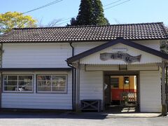 上総久保から小湊鉄道と競争して月崎駅に到着。チバニアンの最寄り駅です。