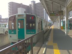 高松駅なら高徳線の各駅列車で志度へ