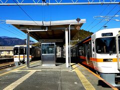 再び甲府行きの身延線に乗り、「内船駅」へ。
「うつぶな」と読みます。
身延線は難読駅名が多いですね。

「金手」かねんて、「鰍沢口」かじかざわぐち、「波高島」はだかじま、など。