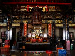 チェン・フン・テン寺院。
豪華な内装だが、資材は中国から持ってきたらしい。
