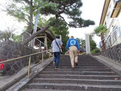 日和山公園から
次に向かったのは　
海向寺