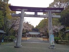 この日は青島を考えていましたが
雨模様だったのでプラン変更。

また神社でお参りです。
