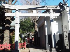 最初は下谷(したや)神社！
家内安全のご利益があるそうです！



-------------------
https://shitayajinja.or.jp/