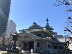 東京都慰霊堂。見学自由です。向かって右側の絵は関東大震災。左側の写真等は東京大空襲。ここが全国的にメジャーではないのが不思議です。都民でも知らない人が多いと思います。