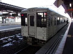 出発準備中のレストラン列車「TOHOKU EMOTION」(^_-)-☆。