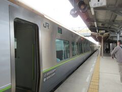 瀬戸内海を電車で渡る体験を初めて行い、感動が冷めやらぬうちに観音寺の駅に着きました。