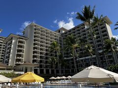 ハレクラニホテル。
中庭のハウスウィズアウトキーでハワイアンを聞きながらポテトチップをつまみにカクテルを飲みのは至福のひと時だ。