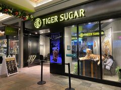黒糖タピオカミルクで有名なTIGER SUGAR。台湾のお店ですね。