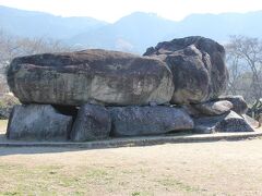 石舞台です。今回明日香訪問で一番尾訪れてみたかった遺跡・墳墓です。