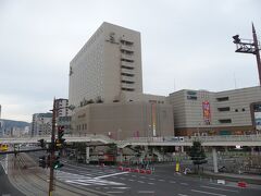長崎駅に隣接するホテルニュー長崎にC.I.し、街に出ます。
