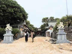 神社に入ります。