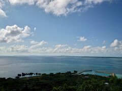 頂上に到着

伝わりにくいですが・・・南国の海の青と雰囲気の厳かさのギャップがなんとも言えませんでした