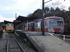 西藤原駅に到着して三岐鉄道・三岐線は完乗。