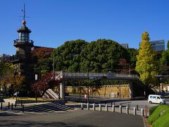 ●高燈篭 常燈明台＠皇居 田安門界隈

とっても目立つ灯台のような灯籠がありました。
近くにある靖国神社の常夜燈として、明治4年に建てられたもののようです。