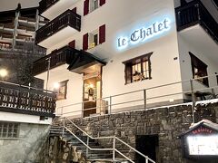 夕食は2020年2月にも2回利用した

Le Chalet da Giuseppe

ツェルマットで一番人気のイタリアンレストラン

ジュゼッペおじさんがとにかく陽気なんです

いつも歌っています

コロナで心配してたけど

お元気そうで良かったです