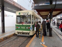 今日のメインイベントはマツダミュージアムなのですが少し時間があります。そこで路面電車（広島電鉄）に乗って市内をひとまわりしてみます。