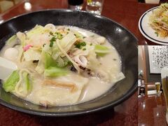 昼食は、ちゃんぽんと皿うどん