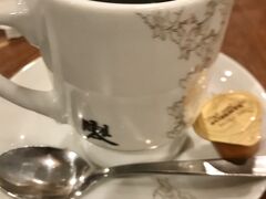 今朝は父と娘と3人で前田珈琲本店へモーニングを食べに行きました。
前田珈琲オリジナルブレンドコーヒー、しっかりカップも温めてあります。
程よい苦味、酸味は少なめです。