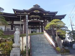 東陽寺（本殿）曹洞宗で創建は不詳ですが、文明年間に春日部八幡神社の東隣に創建されたとも言います。１６６２年に当地に僧熊厳により再建された。