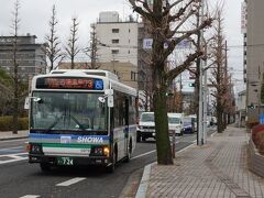 　ちょうど広場の目の前のバス停に昭和バスが来たので、気軽に飛び乗りました。山間の温泉地・古湯までを直行で結ぶ路線です。