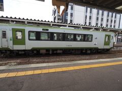 三陸鉄道のホームに上がってみると2番線にはＪＲ釜石線普通列車花巻行きが停車中。