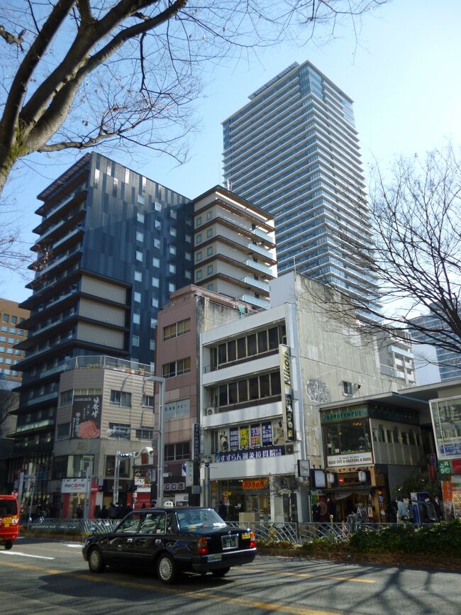 ■ 背景の高層ビルは　グランドメゾン御園座タワー