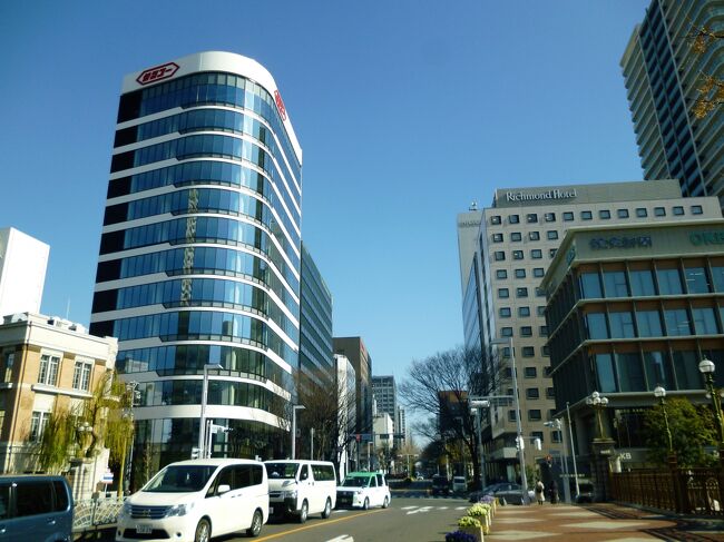 ■ 広小路通り　納屋橋から栄方面　