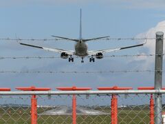 当機はまもなく宮古空港に着陸致します。