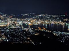 キラッキラ輝く長崎市街！すっごく綺麗♪
標高がそこまで高くないので夜景が近く感じます。さすが世界"新"三大夜景☆
今日しか来られる日が無かったので見られて本当に良かった～