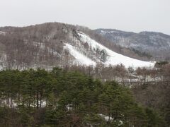 ベランダから、白根山、草津温泉スキー場が見えます。