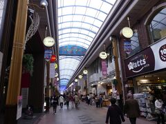 観光通電停のすぐ近くの浜の町バス停で降りて、徒歩で移動します。