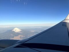 本当に天気が良く、こんな綺麗な富士山を上空から見たのは久しぶりです。