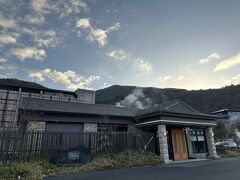 宿泊先の雲仙九州ホテルを８時に出発。妙見岳へ向かいます。