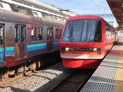 次の08:55 伊豆急下田行はリゾート21 キンメ電車です

この電車も各駅停車なので､伊豆満喫フリーきっぷで乗れます

フリーきっぷを買わなければ一本前の電車でスムーズに乗換できたんですが､まぁのんびりと一本遅れて出発しましょう