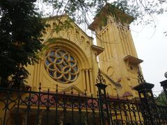 クアバック教会（北門教会）
1927年にフランス植民地時代に建てられたこの教会
