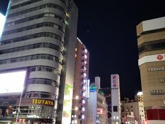 この日は東京での用事後、名古屋まで帰り、翌朝大阪に出勤しました。

24時頃到着で6時過ぎの出発なので駅から近い
三交イン新幹線口です。