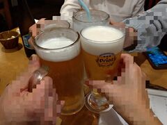 無事に沖縄に着いたんで乾杯！

さすがに本日アルコール４杯目なので、
ビール小に。
