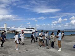 天気がまあまあなので遊びたい。空港でレンタカー借りたらすぐに石垣港へ。そこから竹富島に渡る。午後には竹富島に渡れたよ。