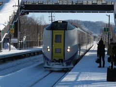 トマム駅へ送迎してもらい、トマム9:46発 - 札幌11:36着の特急とかち4号で札幌へ。