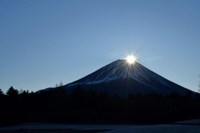 今年もこれから。2023年の初日の出。ちょっとだけキラっと輝きの