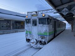 07:27、滝川駅に到着、すぐに07:33発富良野行に接続です