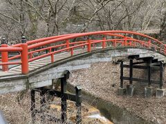 伊香保神社から河鹿橋まで歩いて10分はかかりませんでした。ジブリアニメの千と千尋の神隠しのモデルとなった橋だそうです。