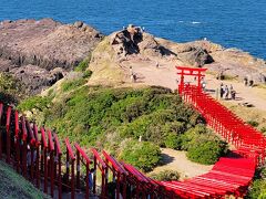 さらに進んで、山口県を代表する観光スポット「元乃隅神社」に。