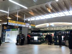 11:00、JR山手線で「上野駅」に移動。